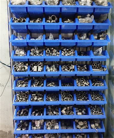 Stackable bolt bins Stackable bolt bins